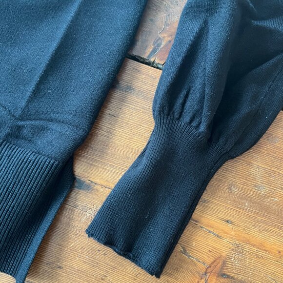 Black and Tan stripe crewneck sweater with split hem tunic length - Picture 5 of 7